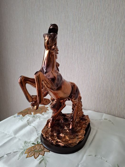 Продам сувенир " Конь"