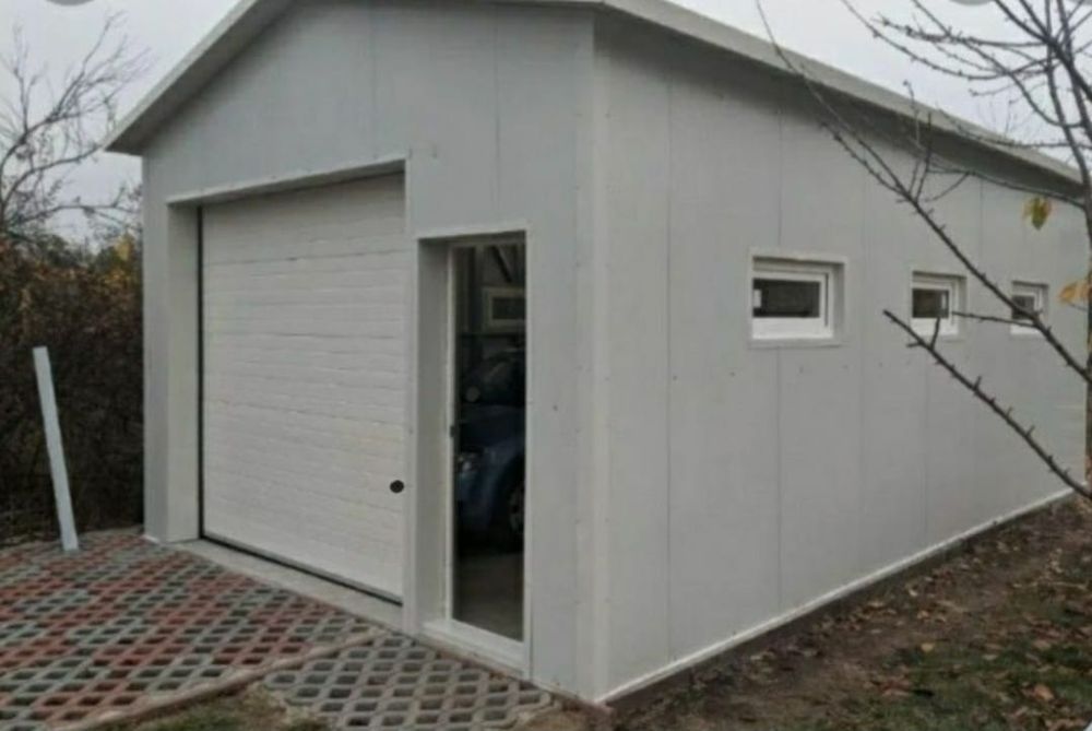 Vând garaje metalice