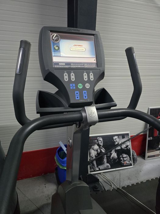 Stepper scări Life Fitness TV LED Touch Eliptica presa picioare