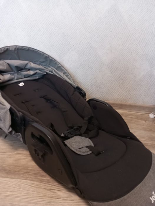 Коляска детская joie