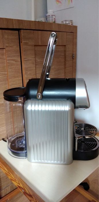 Aparat de cafea profesional Nespresso Zenius