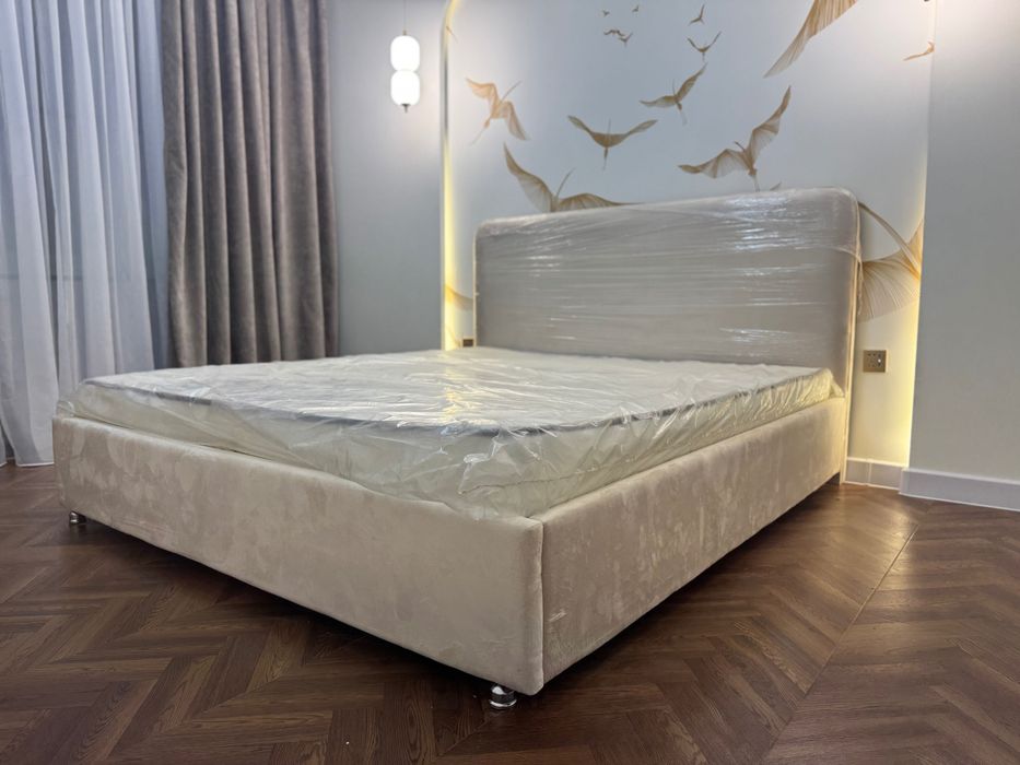 кровать двуспальная 180х200