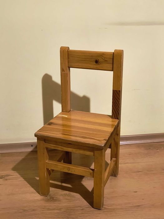 маса и стол детски от естествено дърво  за 35 евро