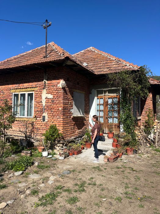Casa de vanzare în comuna corbeni ideală pentru pensiune sau casa de vacanta BRD and breakfast