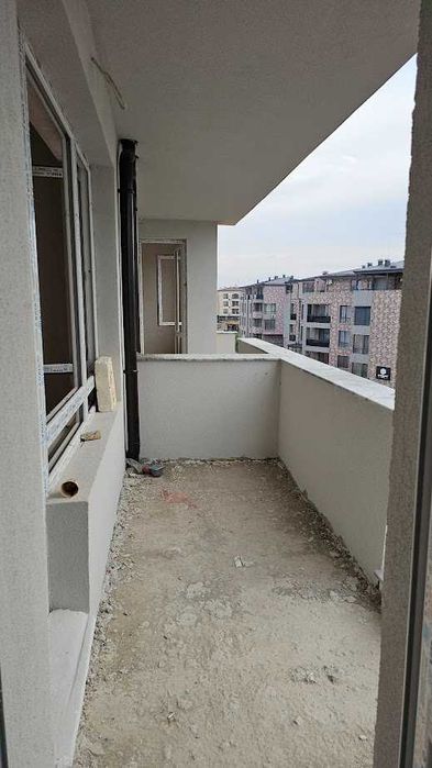 Голям 2-стаен  пред АКТ 15, среден етаж южно изложение