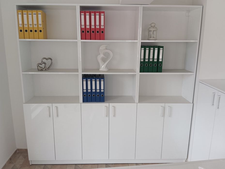 Офис мебели бели