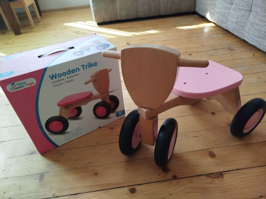 Детско дървено колело за бутане в розово, New classic toys.