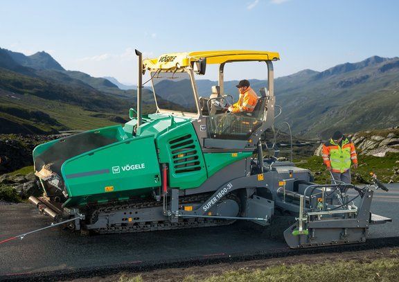 Асфальтоукладчик 1800  в аренду