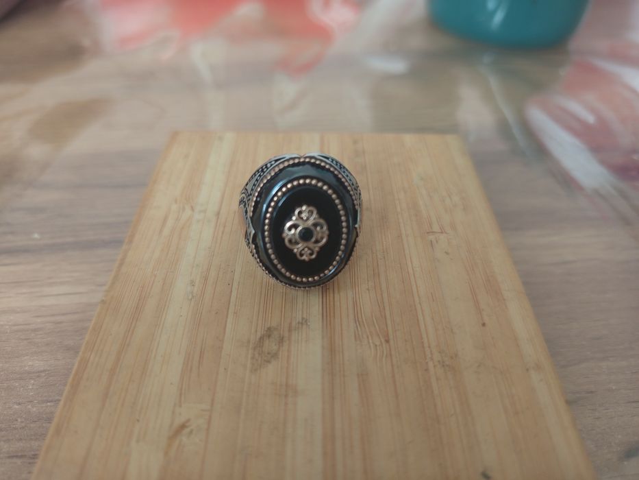 Продам серебряное кольцо