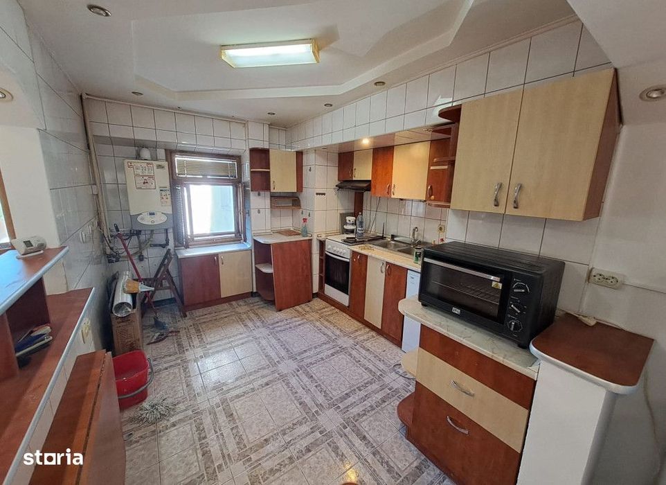 3 camere decomandat Pacurari Moara de foc 71 mp et. 3 Cod:161977