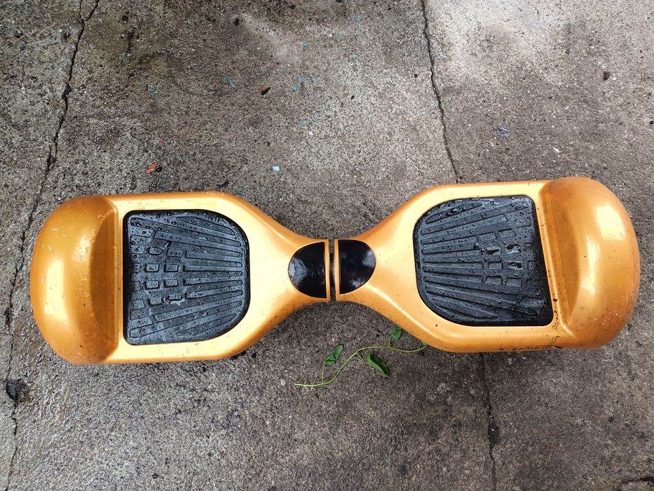 Гироскутор жёлтый и черный.