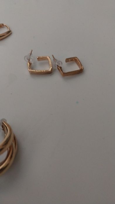 Продам серьги бижутерия