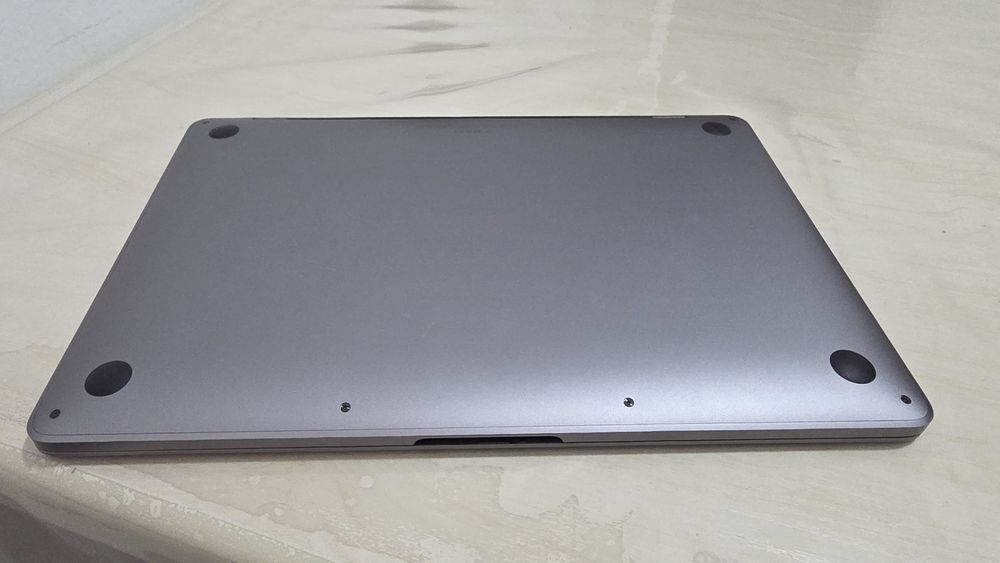 Macbook pro 2020 8/512 intel i5