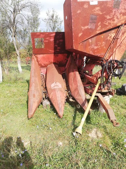 Vând culegatoare porumb pe 2 rânduri