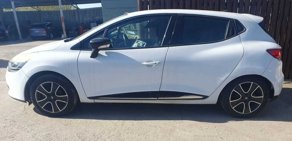 Dezmembrez Renault Clio 0.9 TCE 2013