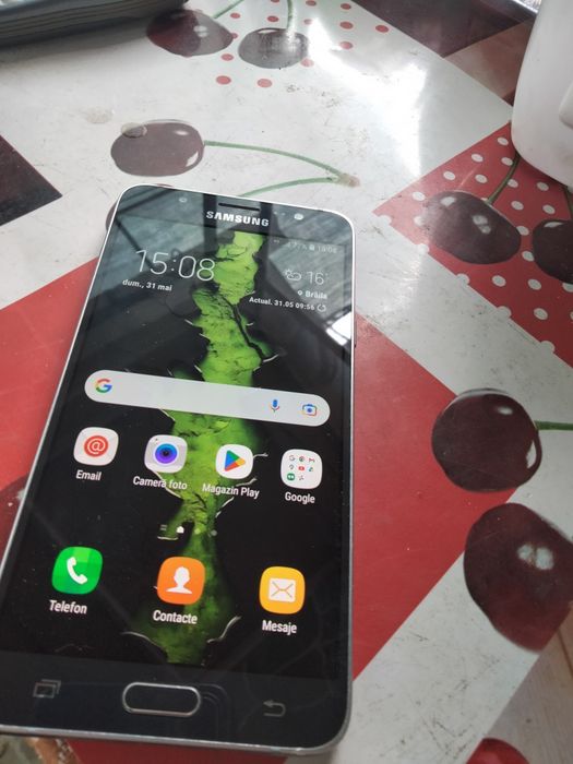 Vând Samsung Galaxy J7.2016.