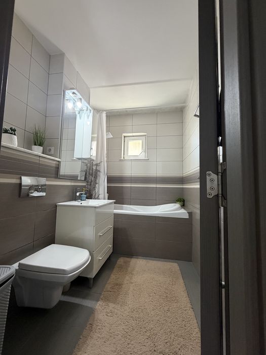Apartament cu 3 camere, zona centrala