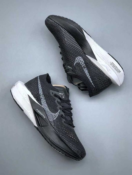 Продавам нови мъжки маратонки Nike Zoom Vaporfly next 3 black white