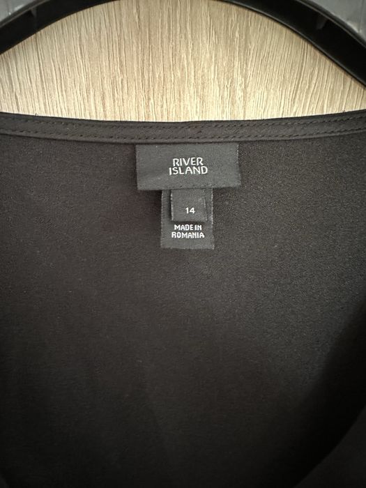 Черна рокля River Island