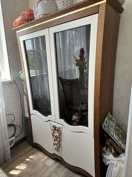 Продам гостинный мебель со шкафом