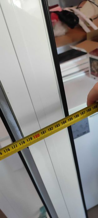 Алуминиева дограма с врати.