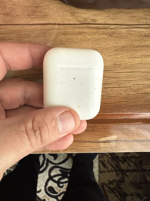 Airpods 2 левая ухо с кейсом оригинал!