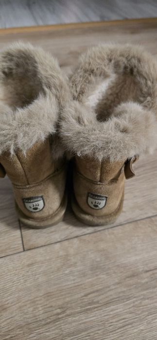 Ghete fetite marimea 32 si 31 imblanite.