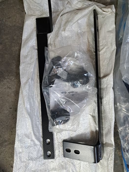 Vând cârlig remorcare master 2