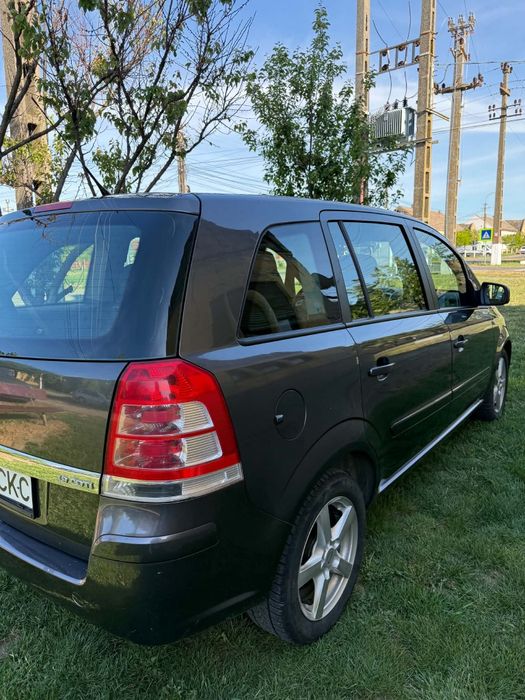 De vânzare Opel zamfira 1.9 diesel 7 locuri