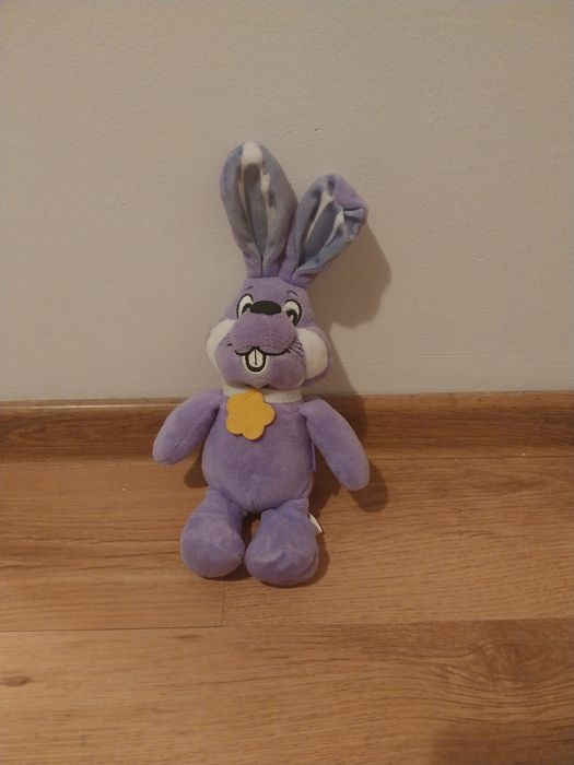 Vand jucării de pluș