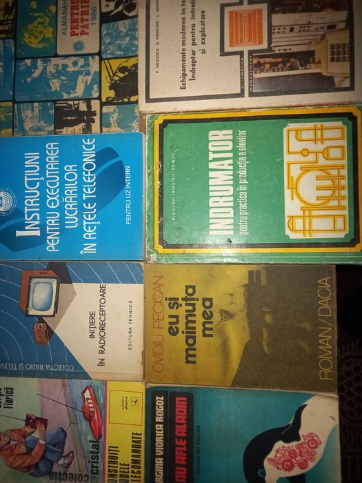 Vând diferite cărți