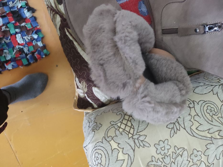 Продам женские сапоги