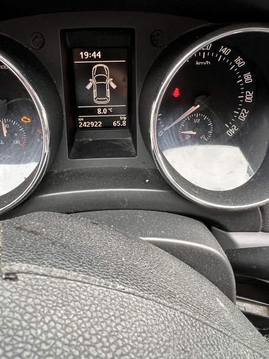 Продавам Skoda Yeti 1,2