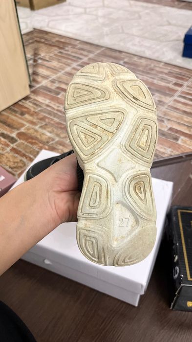 Кроссовки 26-27размеры