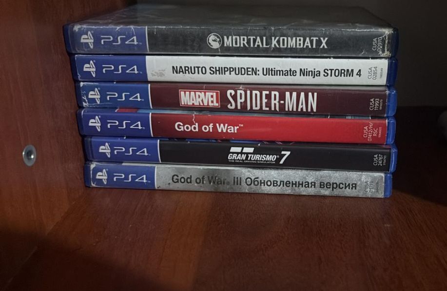 Продам PS 4 Pro 1 Tb