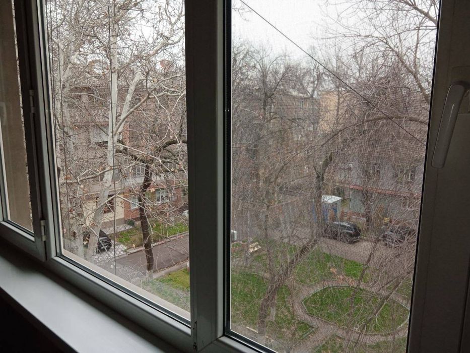 Чиланзар 1.   3/4/4. Высокопотолочка.  Под ремонт