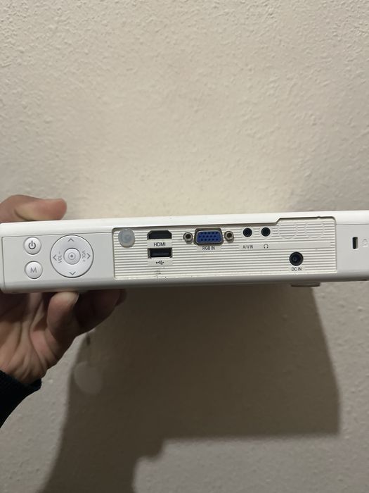 LG PA72G Mini Proyektor — Ideal holatda!