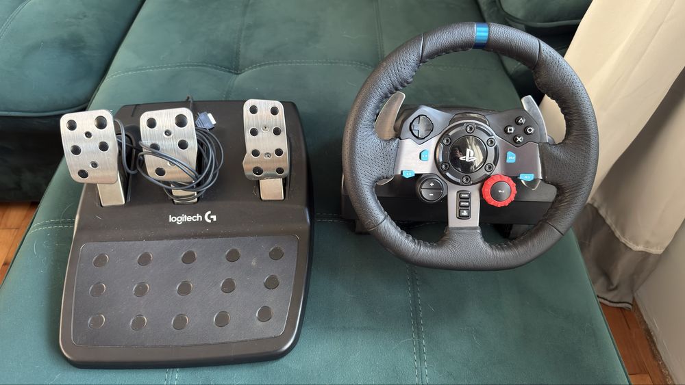 Logitech G29 - Волан с педали - чисто нов