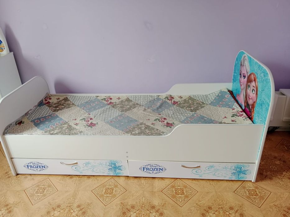 Детский кровать очень красивый