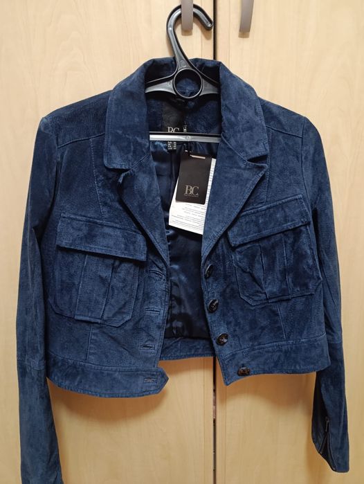 Продаю новую куртку женскую