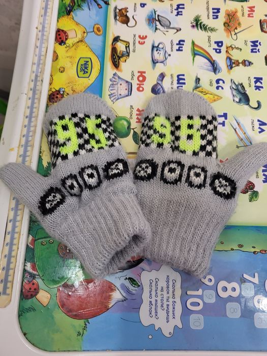 Продаю варежки для мальчиков