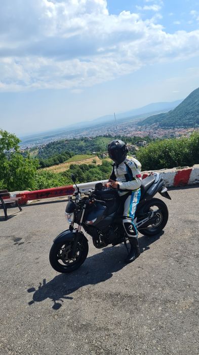 Vand Suzuki GSR 600. 30k km reali