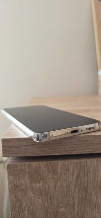 Перфектен Samsung S23plus