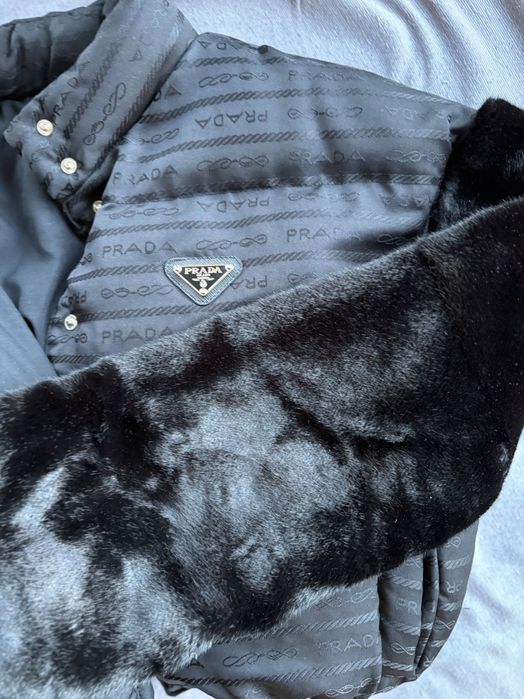 Яке бомбър Прада