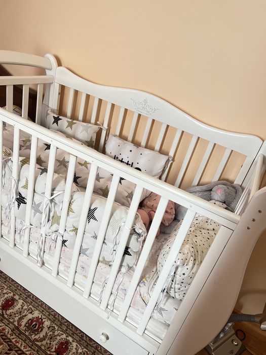 Детская кроватка + комод