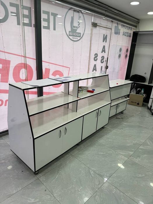 Мебель,шкафы  и прилавки для магазинов