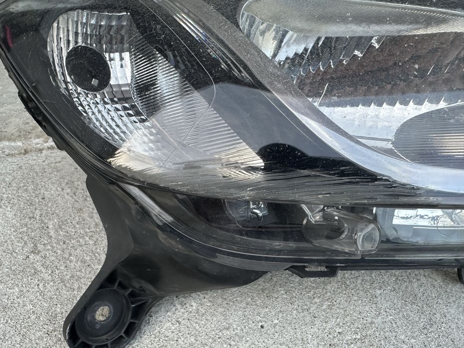 Фарове за Dacia Logan 2