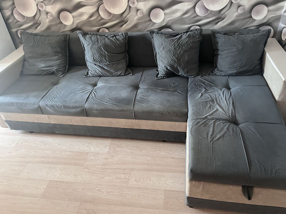 Продам угловой диван темно серого цвета