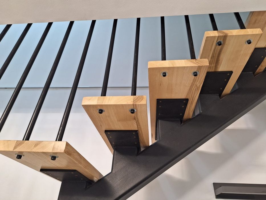 Scări, porți și balustrade metalice