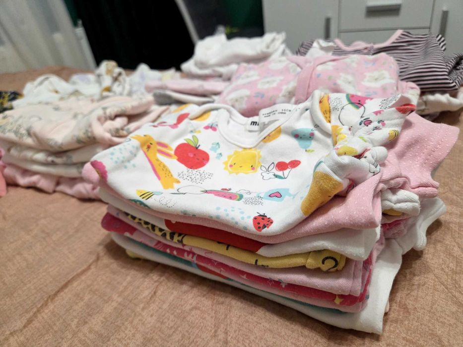 Бебешки дрехи за момиче от 0до4м.